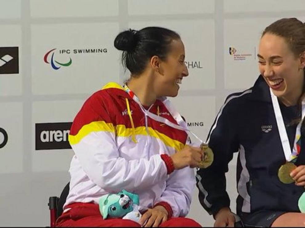 Teresa Perales logra su tercer oro y lo comparte con su rival, la noruega Sarah Louise.