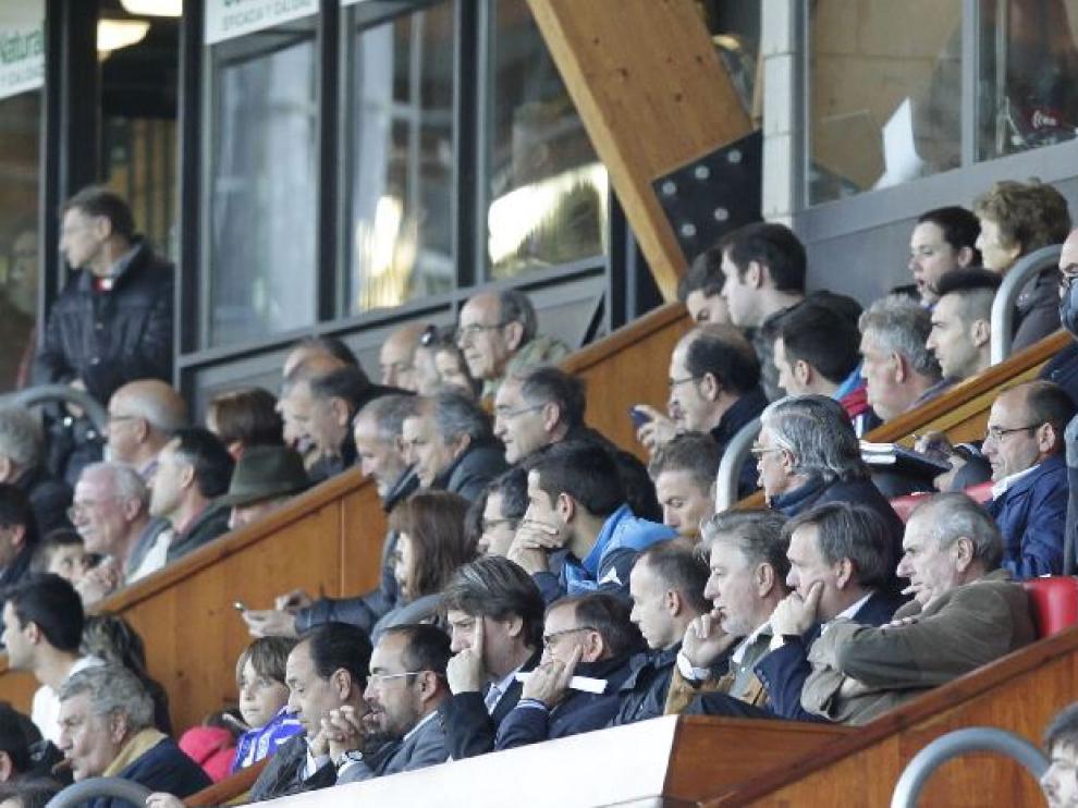 Vista del palco de Los Pajaritos durante el Numancia-Real Zaragoza del pasado sábado. Lapetra estaba en primera fila, Cuartero en la zona más alta junto a Juliá.