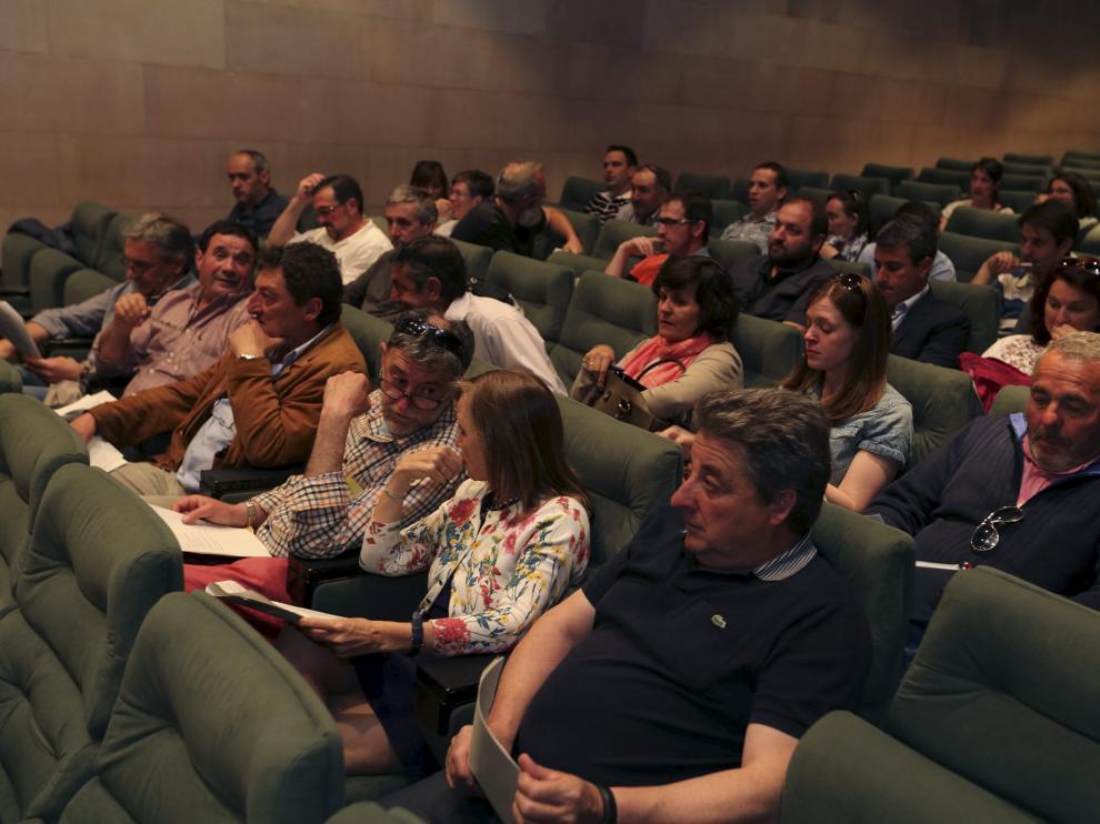 La asamblea se celebró en el salón de actos de la Diputación de Huesca.