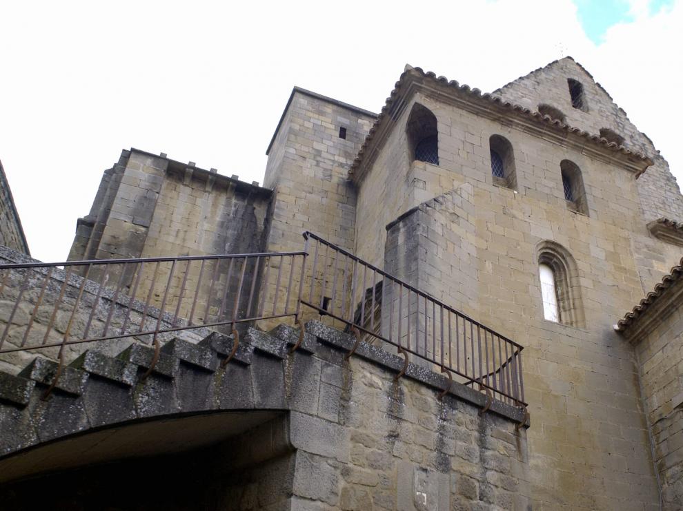 La iglesia fortaleza de San Esteban de Sos del Rey Católico, donde se quedó encerrado el atrapado el anciano.