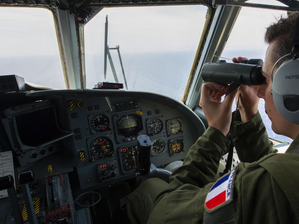 Labores de búsqueda del Airbus A320 de EgyptAir.