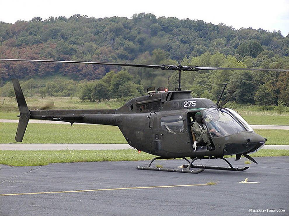 Un helicóptero similar al que será donado al IES Miralbueno.