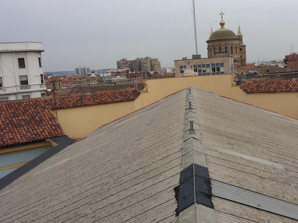 Parte de la cubierta del colegio Joaquín Costa de Zaragoza