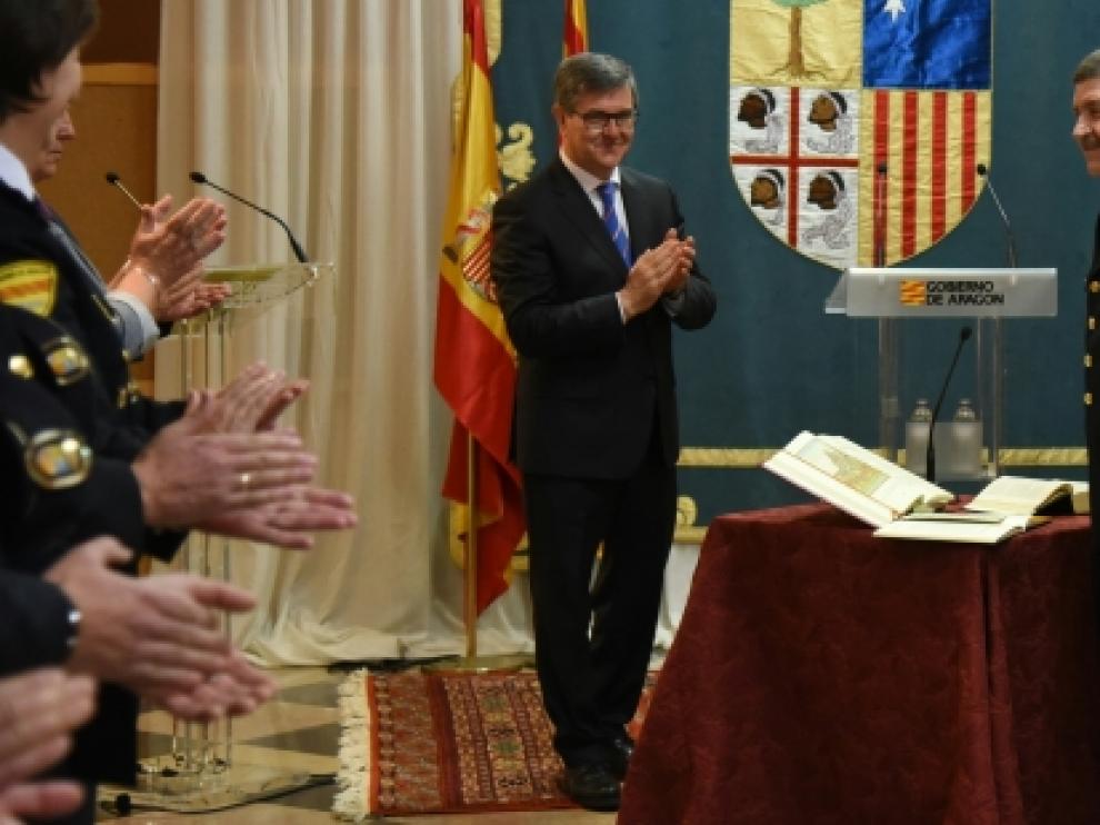 Toma de posesión de Antonio Pacer.