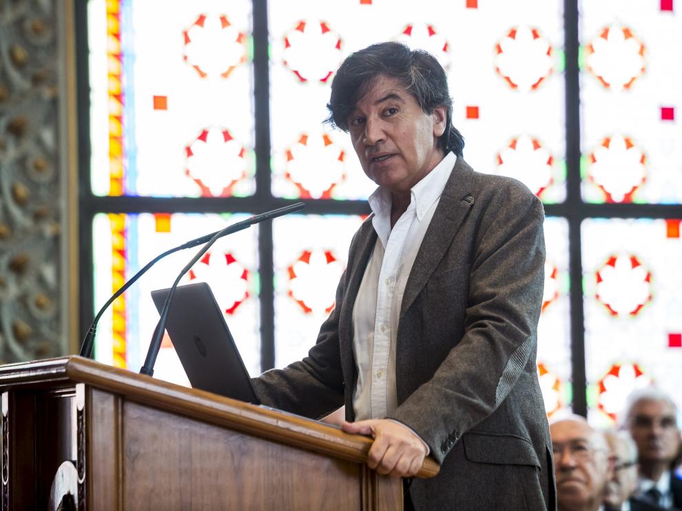 ?López Otín recuerda la importancia de la convergencia de saberes en el centenario de la Real Academia de Ciencias de Zaragoza.