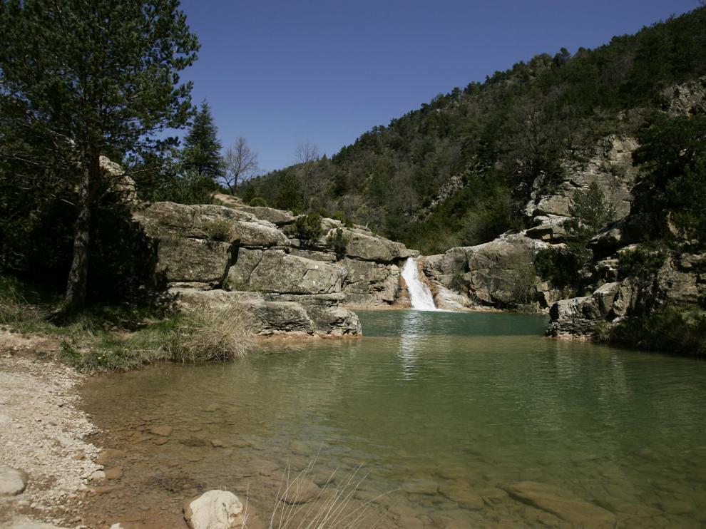 El pozo de Pigalo en la cabecera del río Arba de Luesia (Zaragoza).