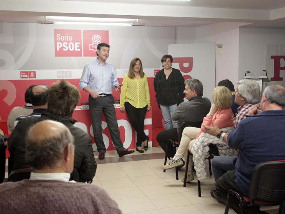 Alcaldes y procuradores socialistas se reunieron este martes en la sede provincial del partido