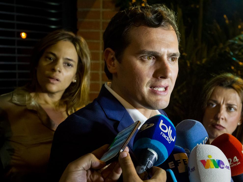 Albert Rivera ante los medios en su visita a Venezuela.