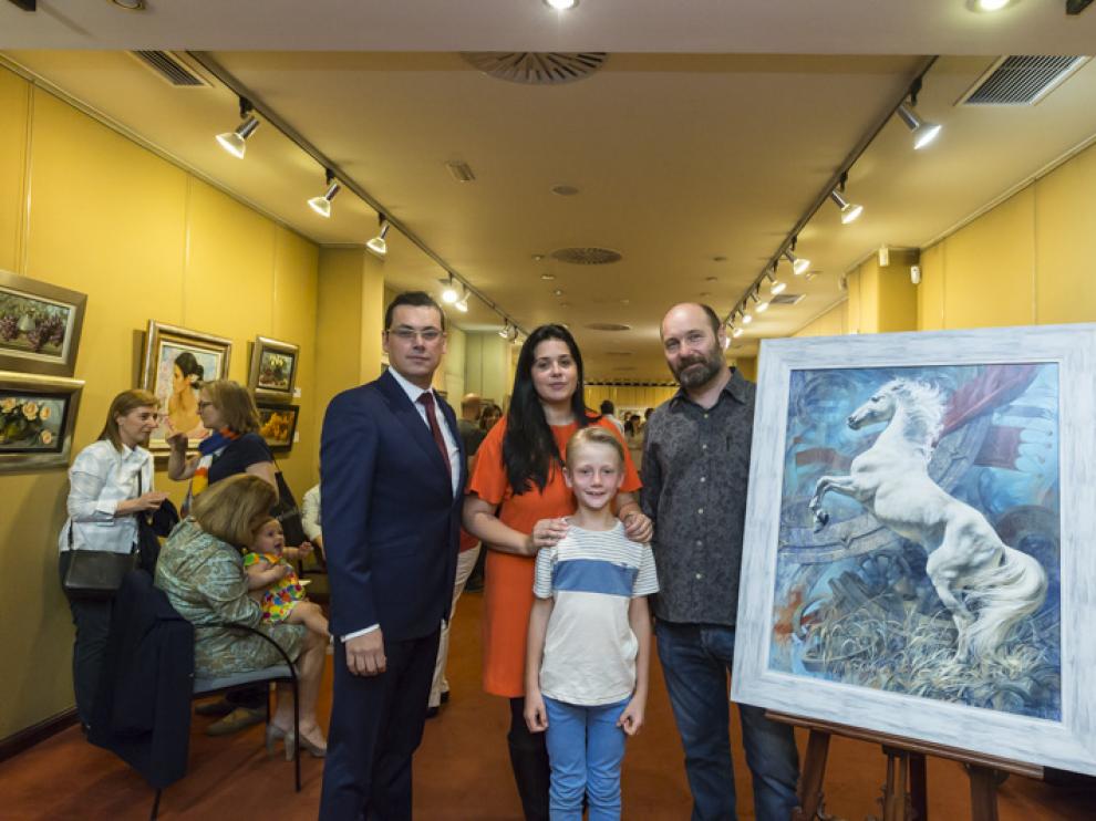Iván Fonfreda, Eva Román, Pavel Yarosh y Yuri Yarosh, en la galería Salduba que cerrará sus puertas el 15 de junio.