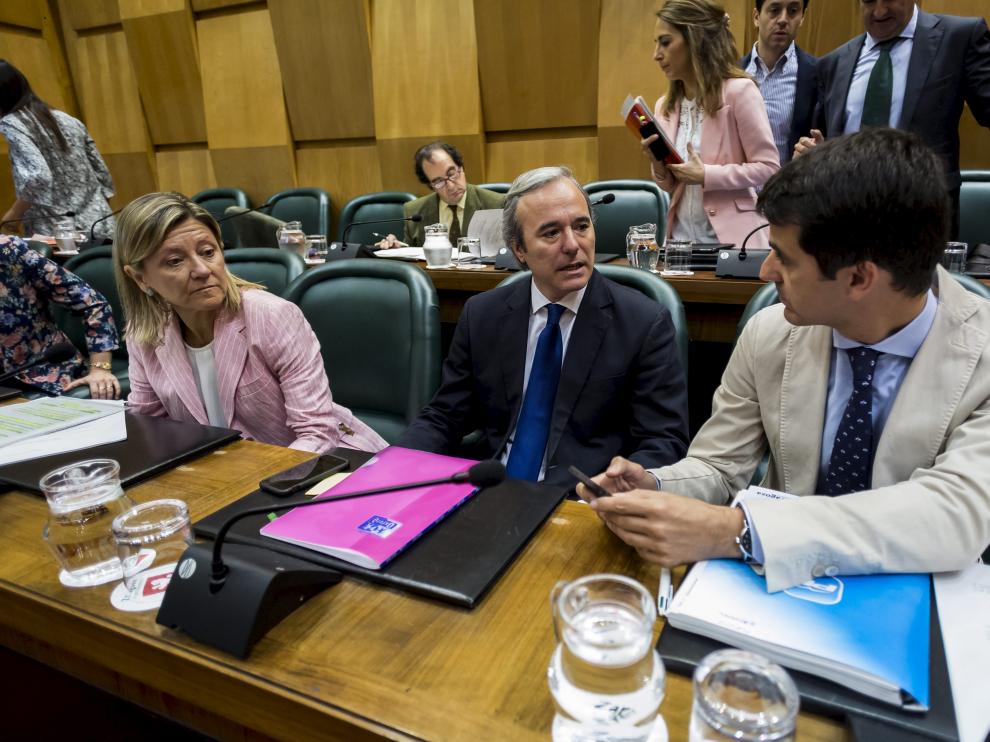 Miembros del grupo popular en el pleno del Ayuntamiento de Zaragoza.