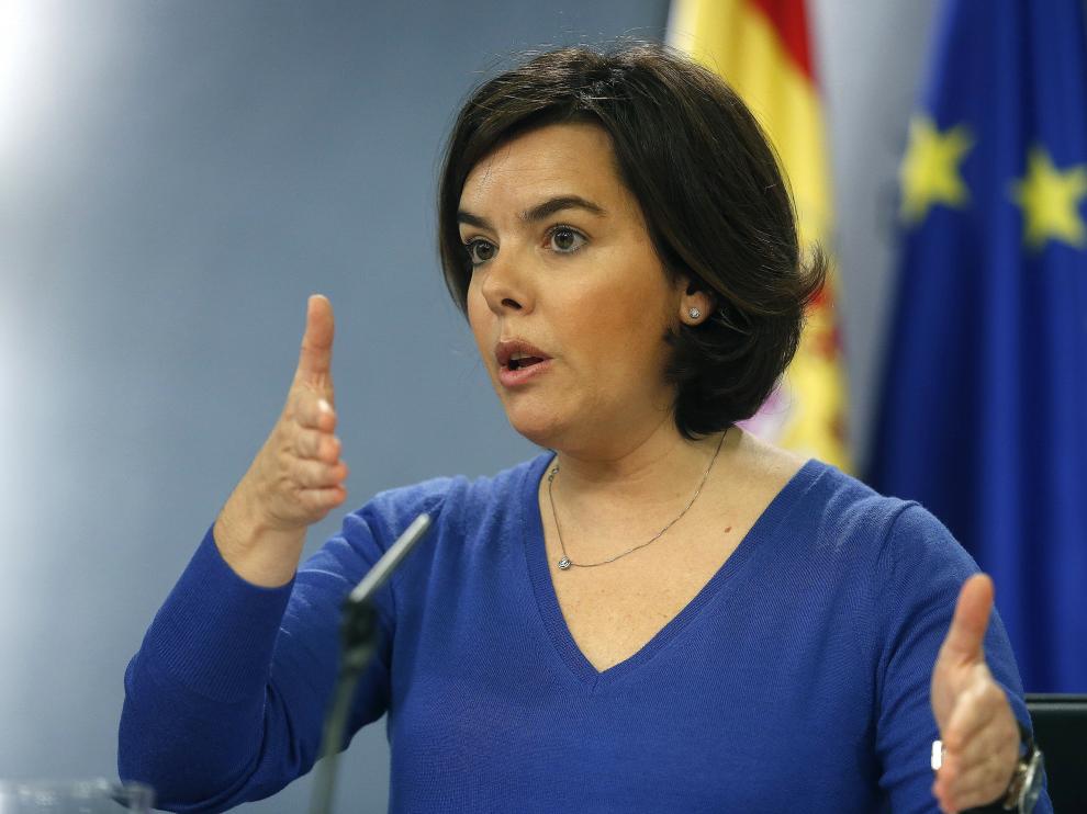La vicepresidenta del Gobierno, Soraya Saénz de Santamaría, durante la rueda de prensa que ha ofrecido tras la reunión del Consejo de Ministros. Saénz de Santamaría,