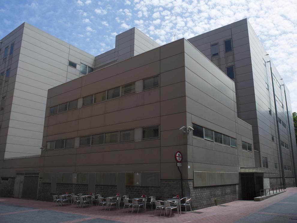 Vista de los bloques de los juzgados a los que la DGAquiere trasladar sus oficinas de tributos.