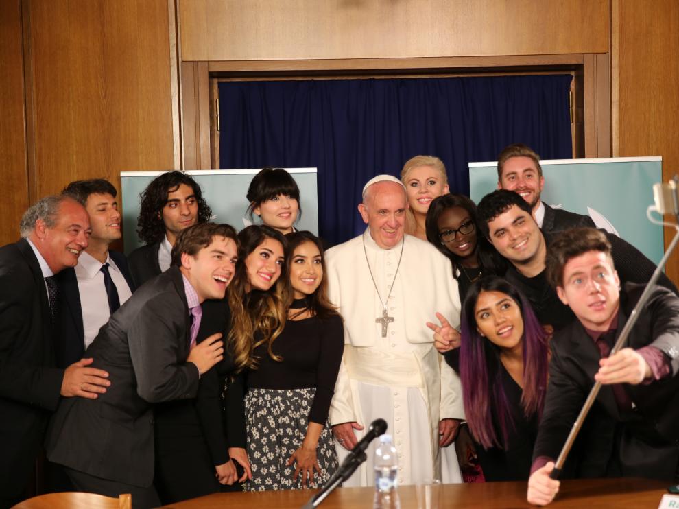 VATICANO PAPA YOUTUBERS