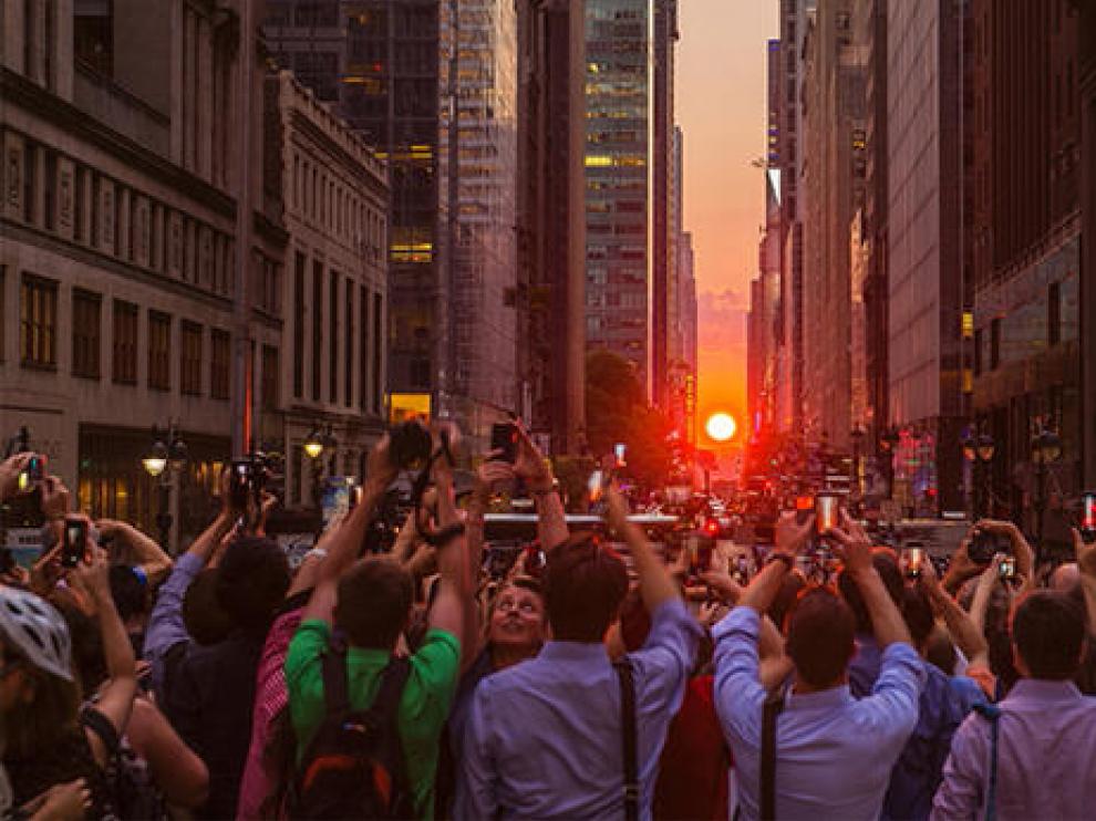Imagen de la alineación del sol con la cuadrícula urbana de Nueva York