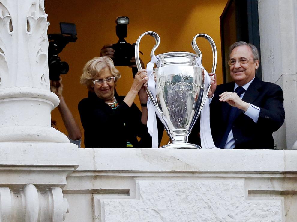 El presidente del Real Madrid, celebra la victoria en el Ayuntamiento