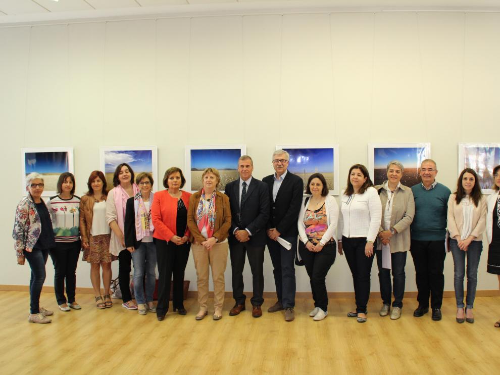 Los directores de los centros educativos, el alcalde de Barbastro y la representante de UNICEF en Aragón han suscrito el acuerdo.