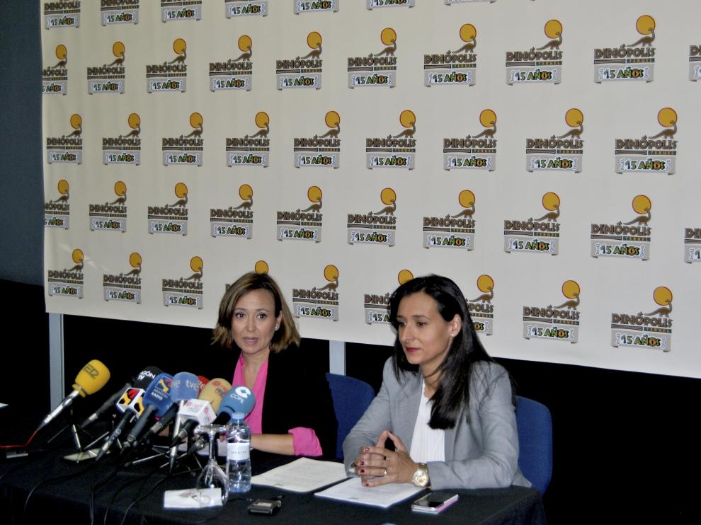 Presentación de las novedades con Higinia Navarro y Mayte Pérez.