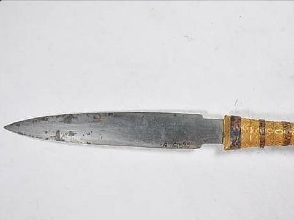 Las concentraciones de níquel y cobalto de la hoja son propias de los meteoritos de hierro.