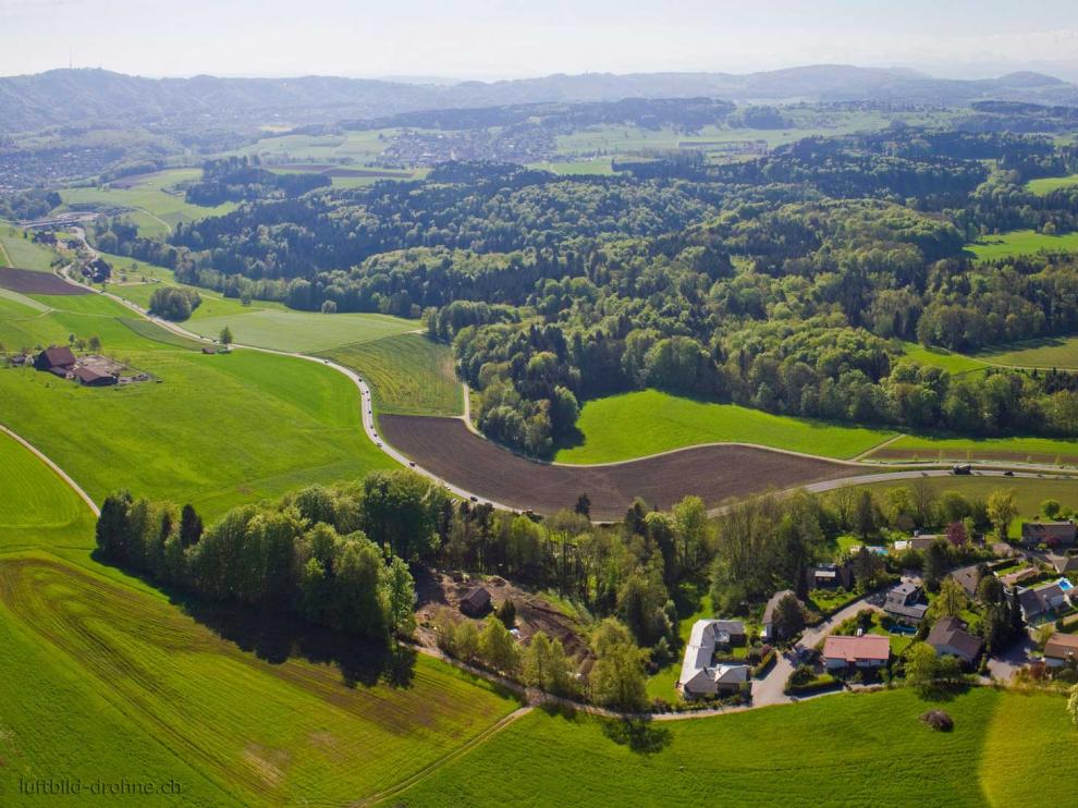 Imagen panorámica de la localidad suiza de Oberwil-Lieli.