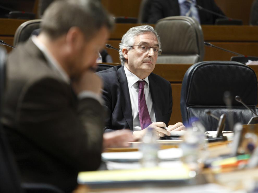 Joaquín Olona, consejero de Desarrollo Rural y Sostenibilidad en un pleno de las Cortes.