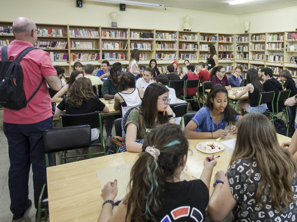 Taller de 'World coffee' donde los estudiantes han dado sus ideas para mejorar la convivencia escolar