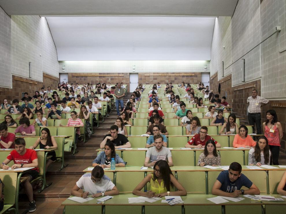 Examen de selectividad, en junio del año pasado, en la Facultad de Derecho de Zaragoza.