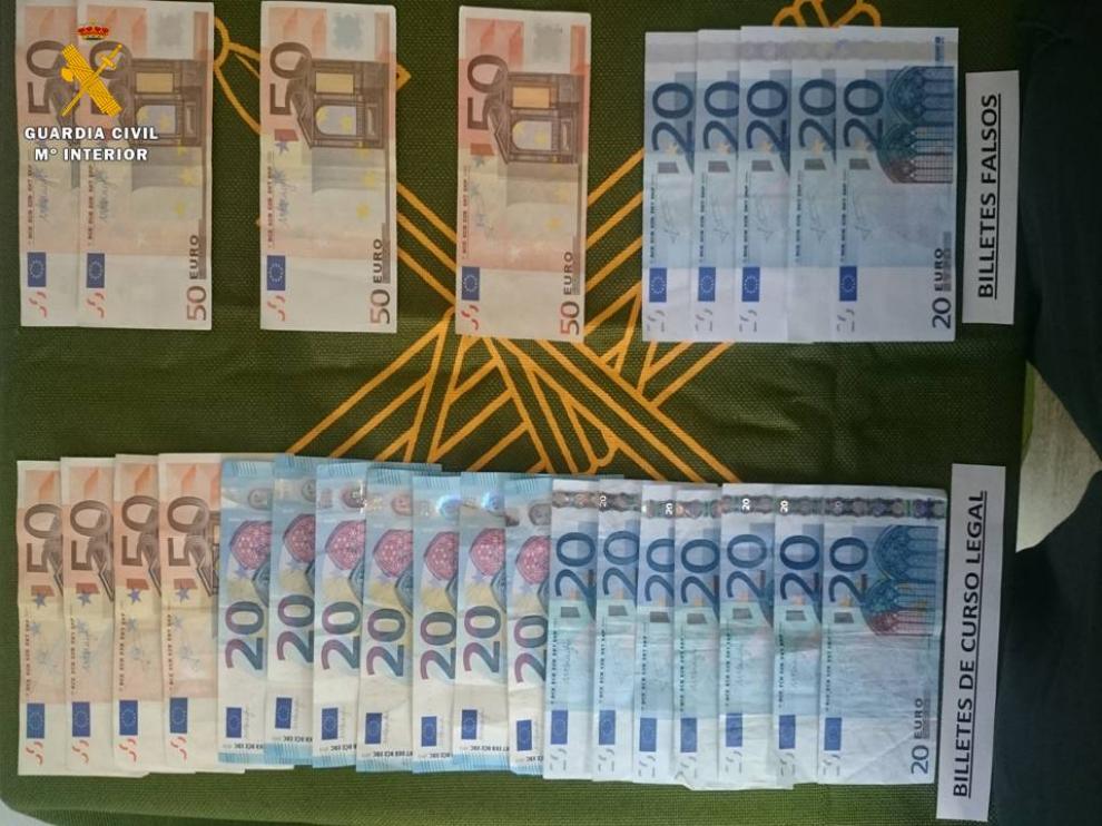 Dinero hallado en el interior del vehículo.