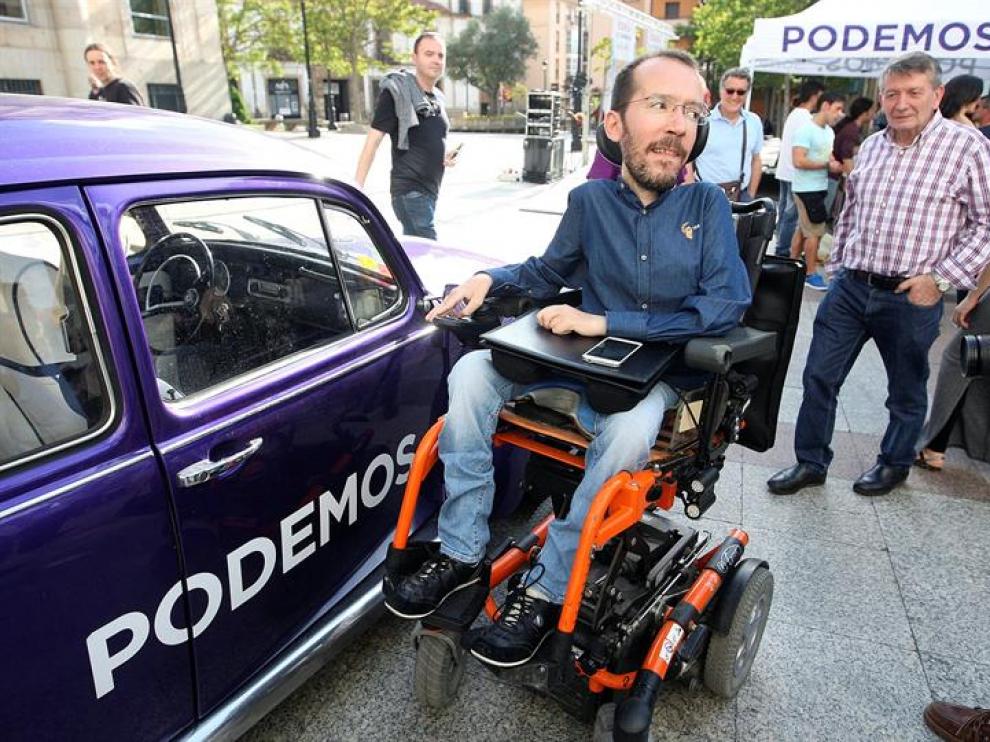 El secretario de Organización de Podemos, Pablo Echenique, ha participado este miércoles en un encuentro con militantes de su formación en Soria, bajo el título "Camino del desempate"