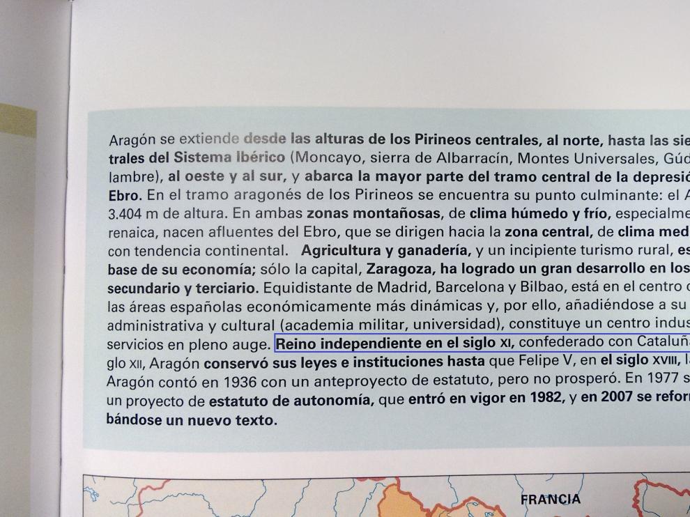 Imagen de la página dedicada a Aragón en el 'Atlas actual de geografía universal'.