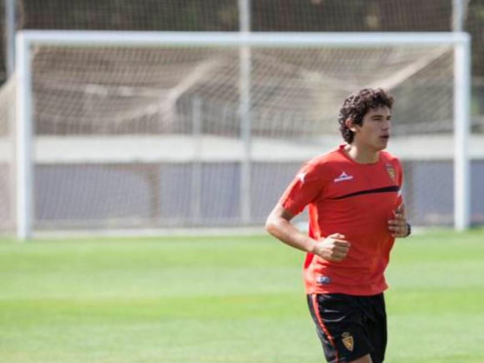 Jesús Vallejo, en un entrenamiento con el Real Zaragoza en la Ciudad Deportiva.