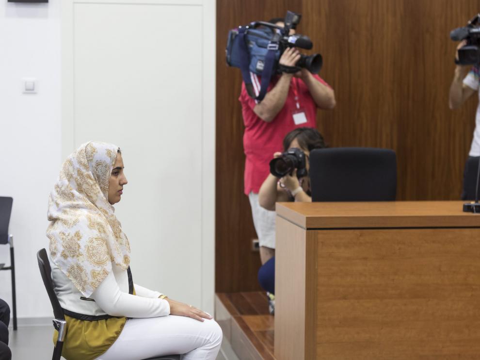 Juicio contra Ikram B., acusada de matar a dos de sus hijas.