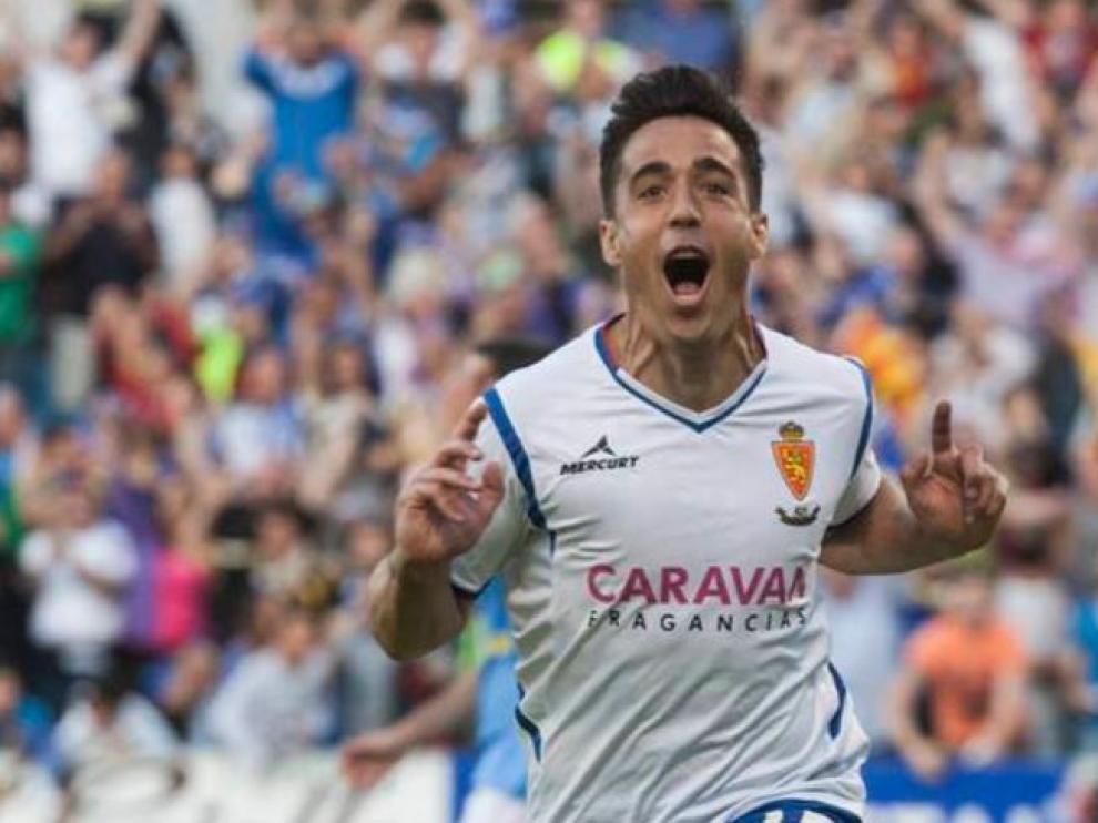 Pedro celebra eufóricamente el tanto que le marcó el año pasado a Las Palmas en La Romareda en el partido de ida de la promoción de ascenso, que ganó el Real Zaragoza 3-1.