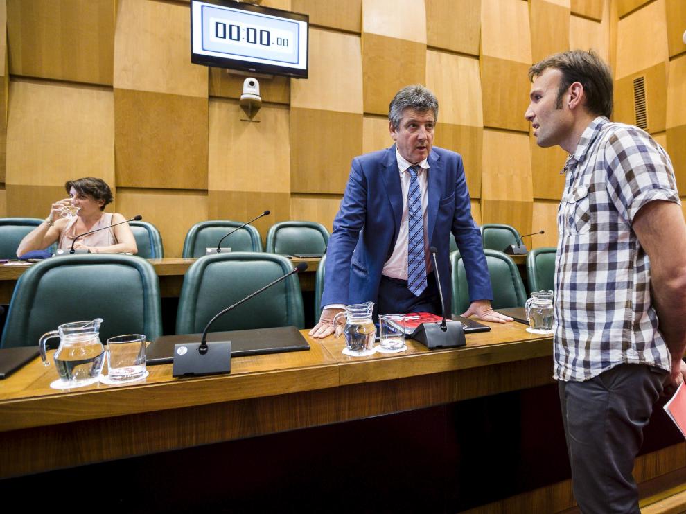 Pleno extraordinario del tranvía en el Ayuntamiento de Zaragoza.