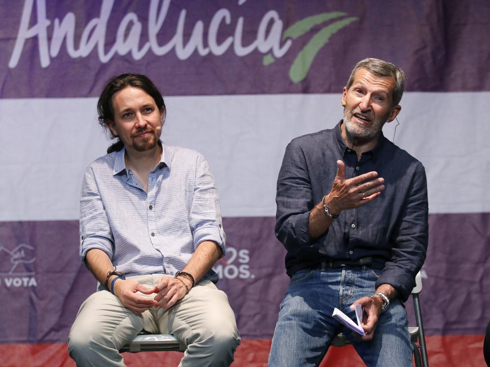 El líder de Podemos, Pablo Iglesias, y el exJemad, Julio Rodríguez.