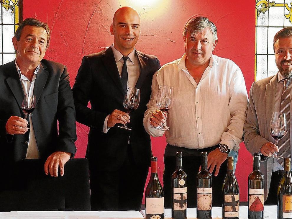 Javier Domeque, Javier Sierra, José Antonio Ruiz y Pedro Fatás, con la colección Particular.