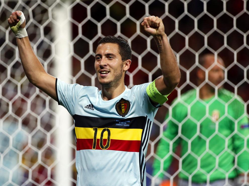 Hazard celebra uno de los goles.