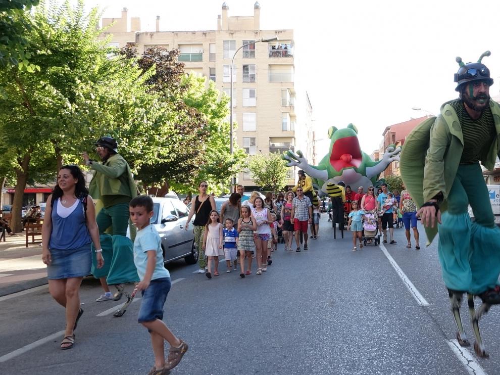 Los más pequeños han disfrutado del pasacalles.