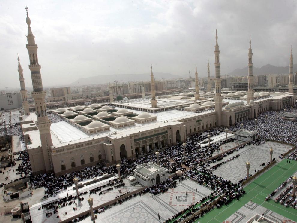 Al Masyid al Nabaui, la Mezquita del Profeta, la segunda más sagrada del islam y ubicada en la ciudad saudí de Medina.