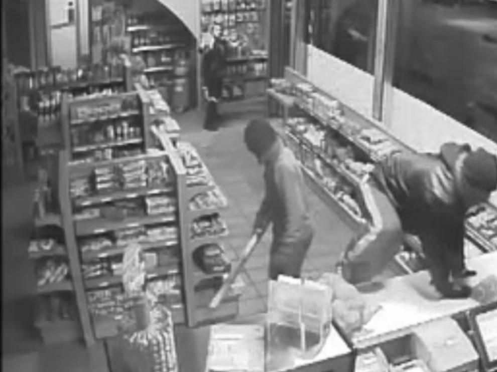 Foto de un robo en una gasolinería