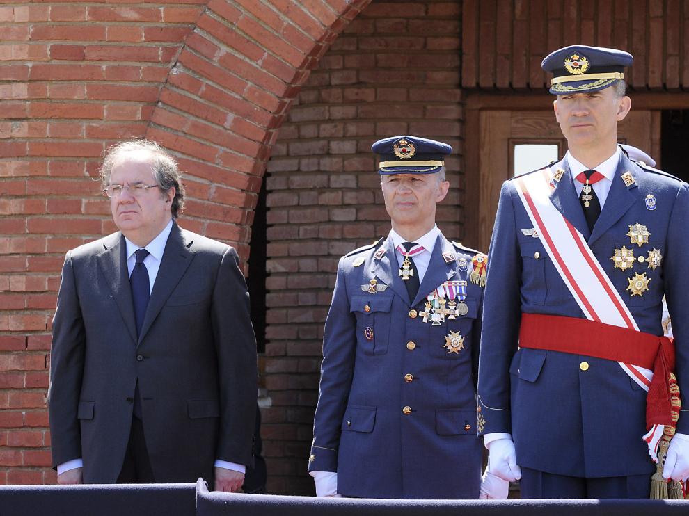 ?El Rey preside la entrega de despachos a los nuevos suboficiales del Aire