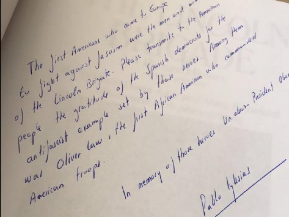Mensaje de Iglesias a Obama en el libro que le ha regalado