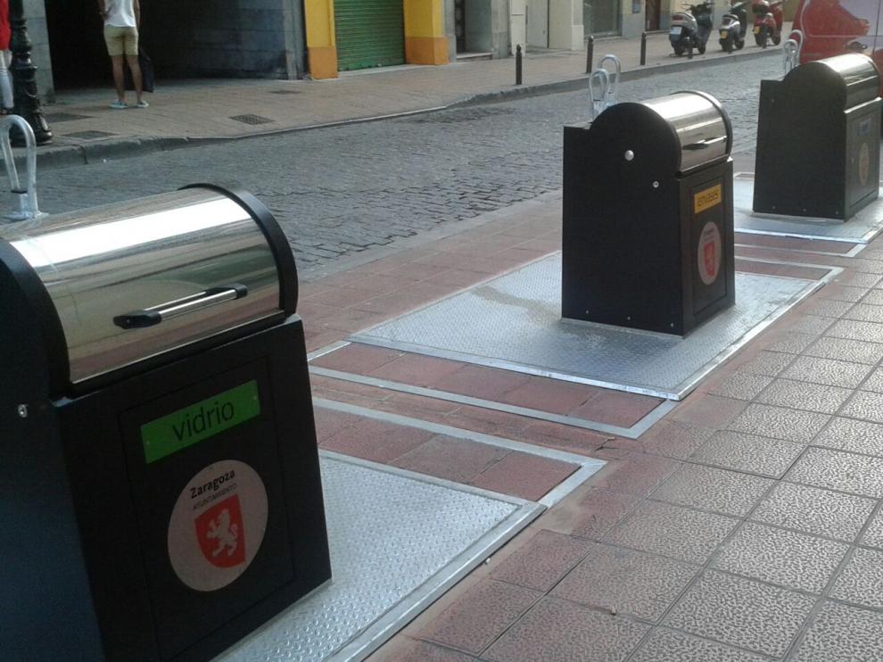 Nuevos contenedores soterrados en la calle Predicadores.