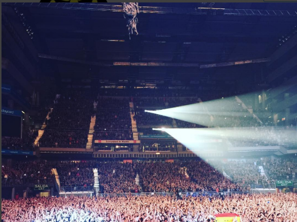 Foto de la banda agradeciendo al público de Madrid en Instagram