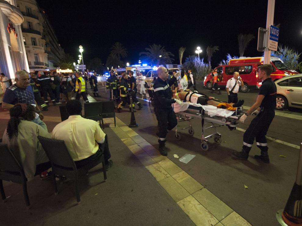 El paseo de los Ingleses de Niza fue manchado de sangre este jueves por el atentado terrorista.