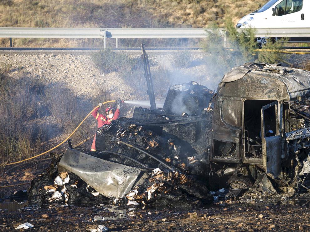 Imagen de archivo de un accidente en Vera de Moncayo. El conductor del camión falleció en el siniestro, ocurrido en julio.