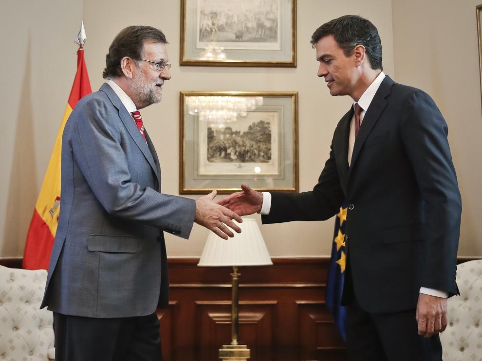 Foto de Mariano Rajoy y Pedro Sánchez durante su encuentro el pasado 17 de julio