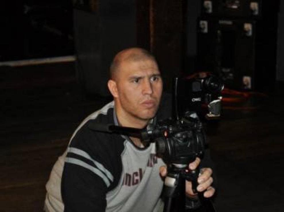 Conrad Mess durante la grabación de uno de sus cortometrajes.