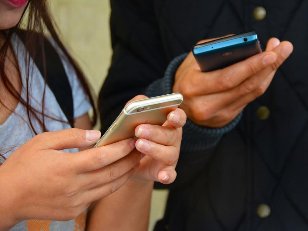 ?El 30% de adolescentes están en riesgo de convertirse en adictos a Internet