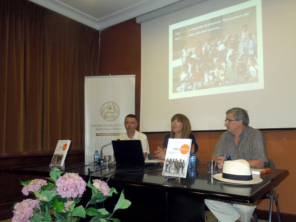 Presentación del libro de Enrique Santué, 'Tiza y arena'.