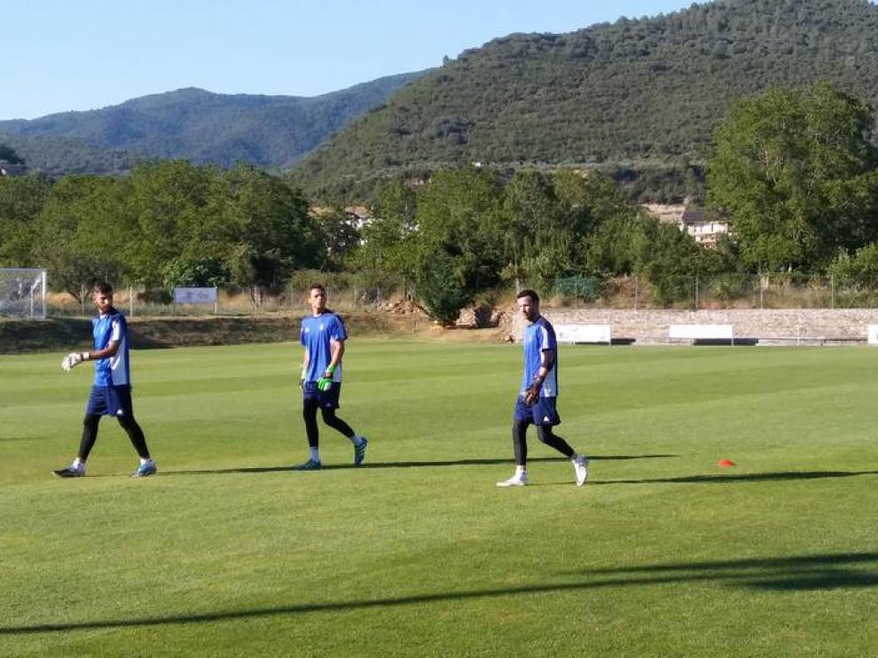 Herrera, segundo por la derecha, en un entrenamiento de esta semana en Boltaña